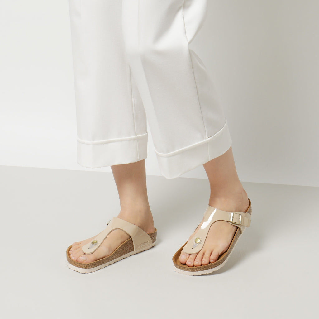 Birkenstock Gizeh Sand Birko Flor Patent N.40 Regular Fit (Calzata normale) - Birkenstock Gizeh Sand Birko Flor Patent N.40 Regular Fit (Calzata normale)